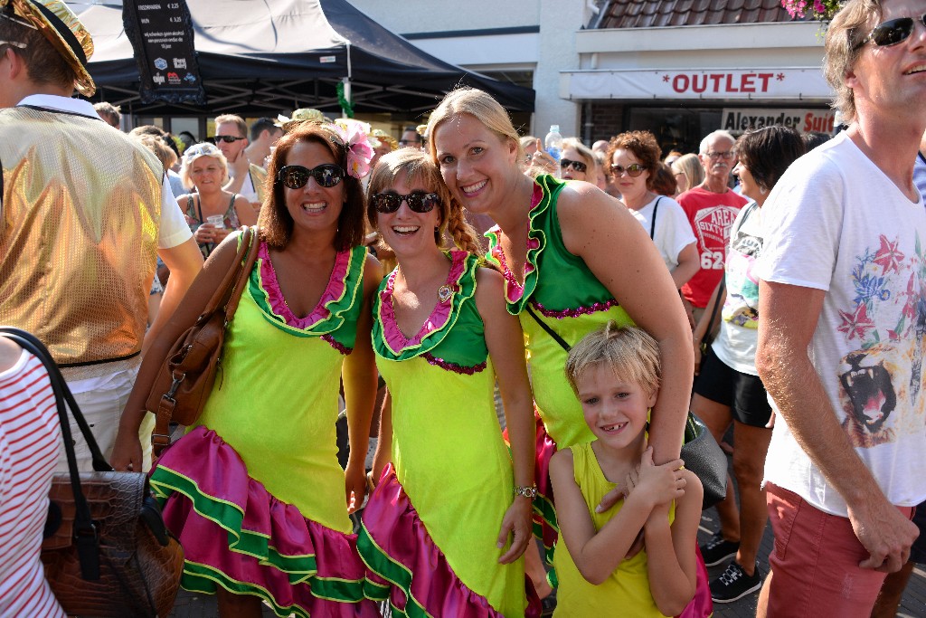 ../Images/Zomercarnaval Noordwijkerhout 206.jpg